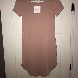 Heart and hips blush dress size small nwt